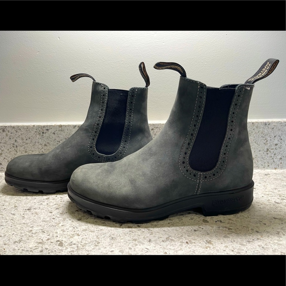 Women’s Blundstone High Top Chelsea Boots in Rustic Black #1630 US 8 - AU/UK 5